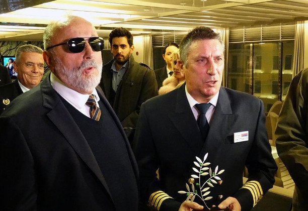 Το Blue Star Delos έκανε ποδαρικό στο λιμάνι του Πειραιά για το 2017 | iefimerida.gr 0