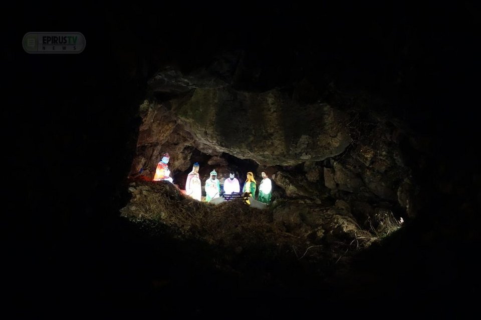 Η πιο εντυπωσιακή φάτνη στην Ελλάδα είναι στα Γιάννενα- Μέσα σε σπηλιά [εικόνες] | iefimerida.gr 2