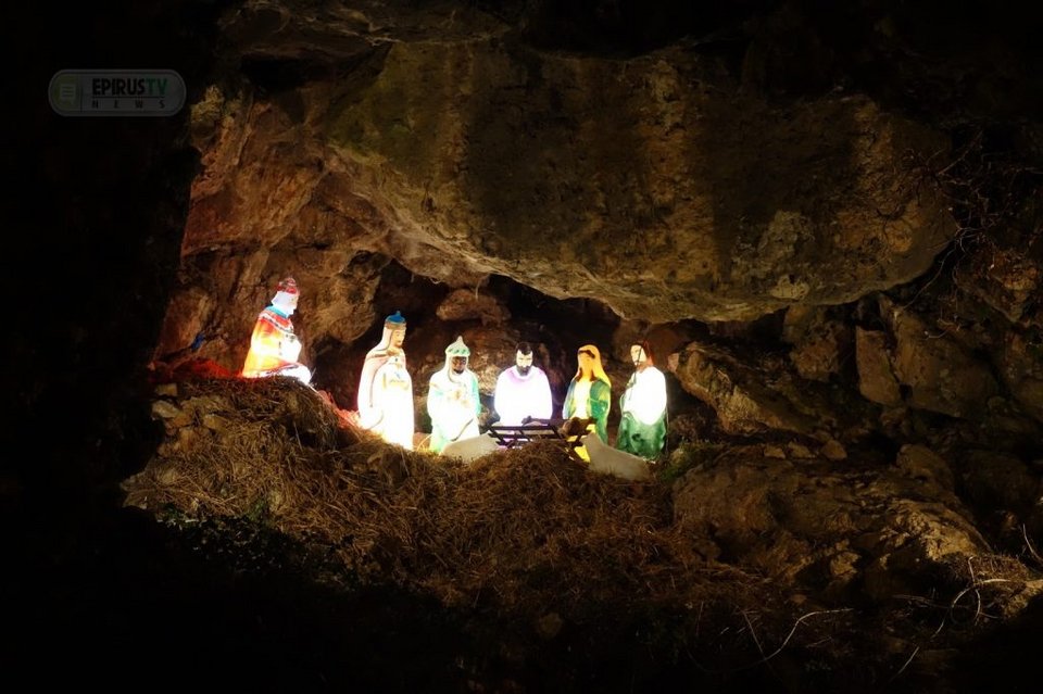Η πιο εντυπωσιακή φάτνη στην Ελλάδα είναι στα Γιάννενα- Μέσα σε σπηλιά [εικόνες] | iefimerida.gr 0