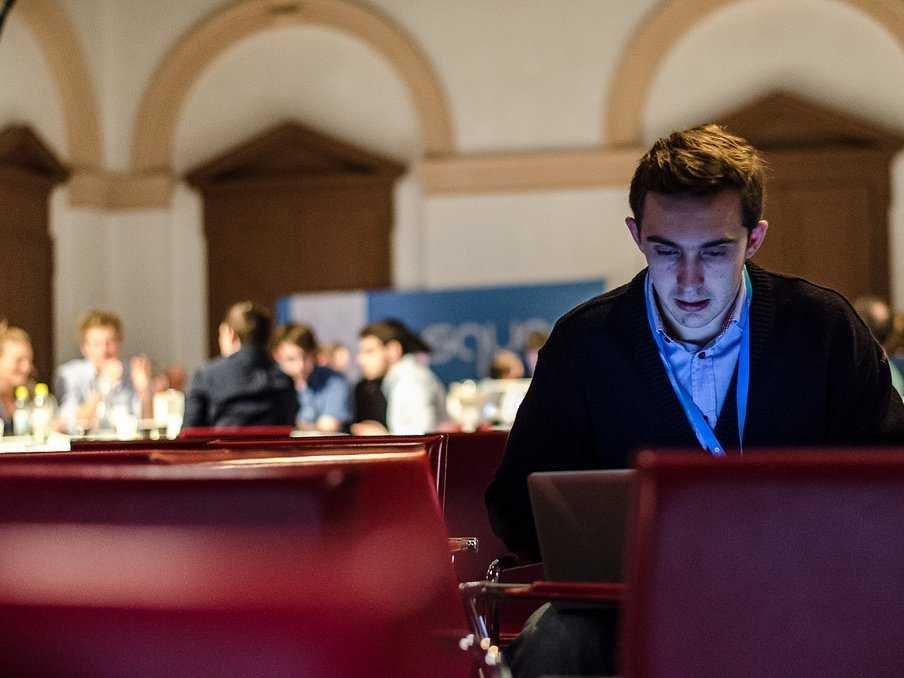 Οι εργαζόμενοι του Facebook γκρινιάζουν -Tα άπλυτα των μάνατζερ, οι ατέλειωτες ώρες και η εργασιακή κόλαση [εικόνες] | iefimerida.gr 12