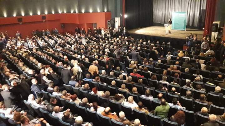 Γεννηματά από Πάτρα: Μοιράζουν μια σταθερή θέση εργασίας στα δύο και ο Τσίπρας πανηγυρίζει [εικόνες] | iefimerida.gr 1