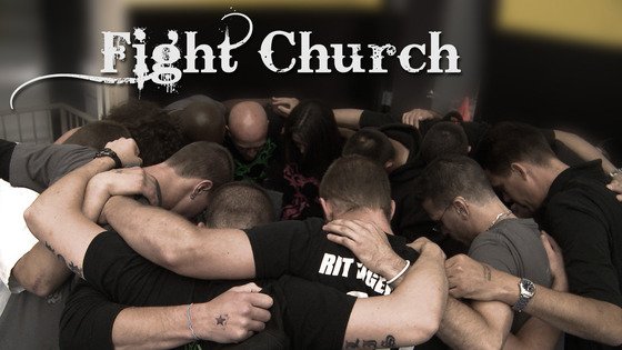 Fight Club για ιερείς -Πάστορες και πιστοί στις ΗΠΑ αναμετρούνται σε ρινγκ εις το όνομα του Ιησού [εικόνες&βίντεο] | iefimerida.gr 1
