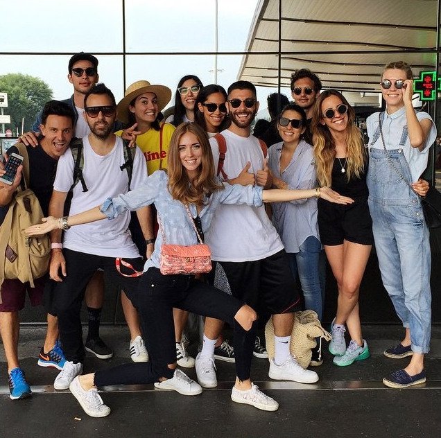 Στη Μύκονο η blogger που κερδίζει 16 φορές το μισθό του Ομπάμα - Διαφημίζει το νησί στον κόσμο [εικόνες] | iefimerida.gr 0