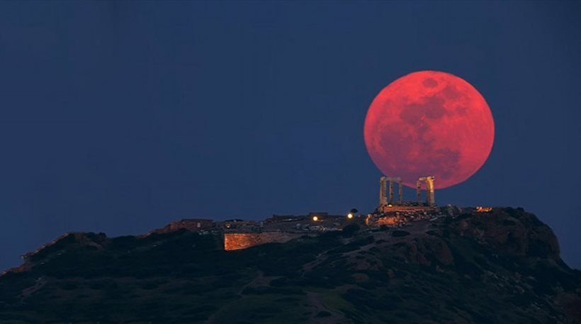 Καθηλωτικό το ματωμένο φεγγάρι τη Μεγάλη Τρίτη [εικόνες] | iefimerida.gr 1