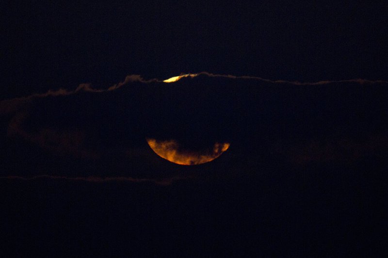 Σήμερα το φαντασμαγορικό τριπλό «σόου» στον ουρανό, με την έκλειψη υπερ-σελήνης [εικόνες] | iefimerida.gr 0