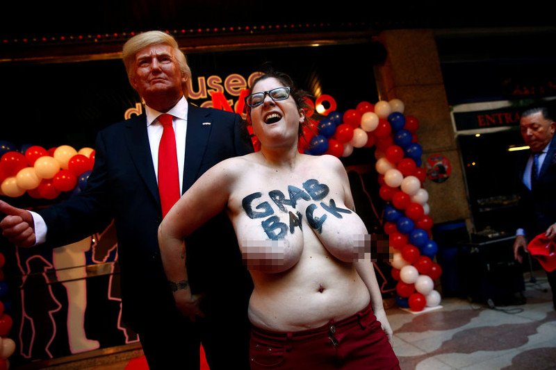 Στη Μαδρίτη, μια Femen πιάνει τον Ντόναλντ Τραμπ από τα αρ@@ια [εικόνες] | iefimerida.gr 1
