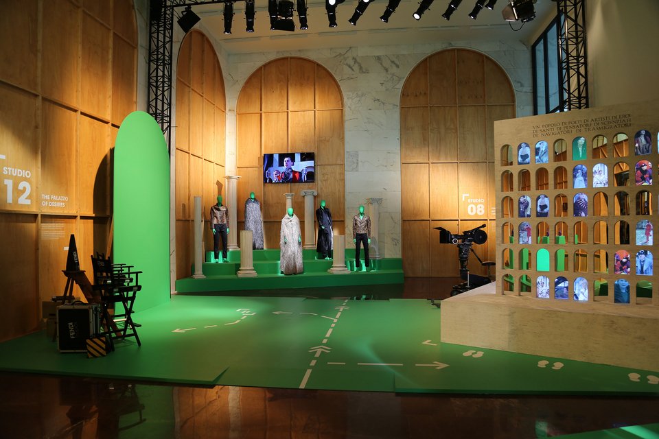 H ιστορική σχέση του οίκου Fendi με τον Ιταλικό κινηματογράφο σε μία διαδραστική έκθεση [εικόνες & βίντεο] | iefimerida.gr 4