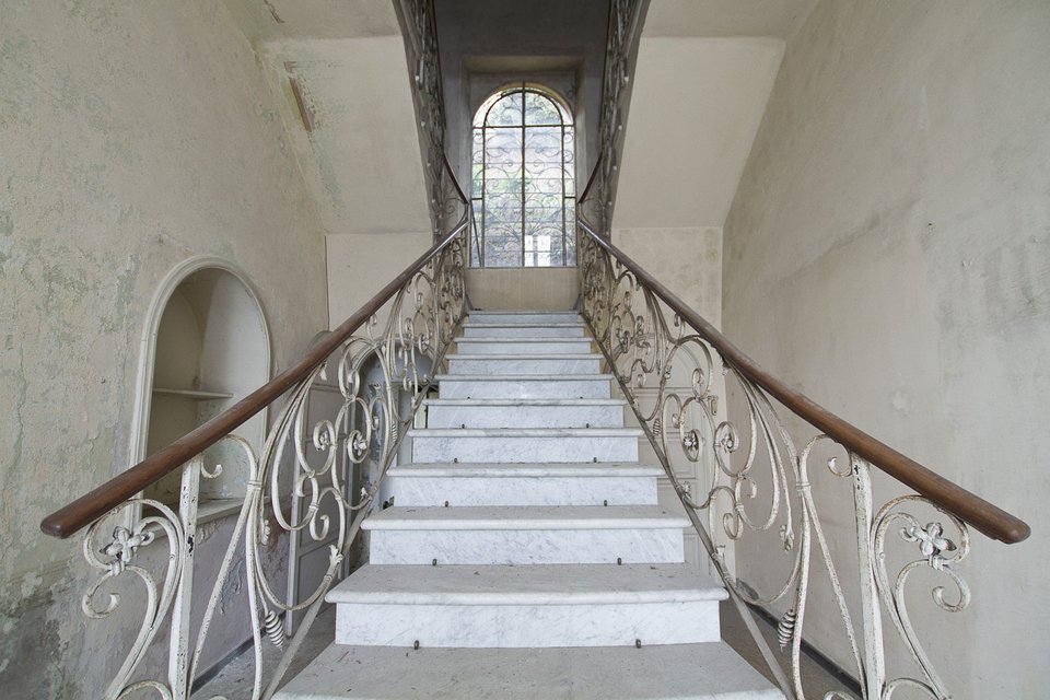 Αυτό είναι το παραμυθένιο κάστρο του Gianfranco Ferré που βγαίνει στο σφυρί για 2,8 εκατ. ευρώ [εικόνε] | iefimerida.gr 3