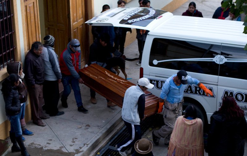 21 νεκροί από την πρώτη ημέρα του καρναβαλιού στην Ορούρο της Βολιβίας [εικόνες] | iefimerida.gr 1