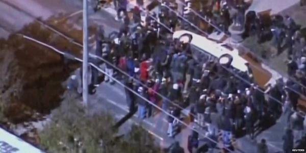 Οι ΗΠΑ φλέγονται: Αυτοκίνητα πυρπολούνται, κτίρια καίγονται -Διαδηλώσεις από το Φέργκιουσον μέχρι τη Νέα Υόρκη [βίντεο & εικόνες] | iefimerida.gr 8