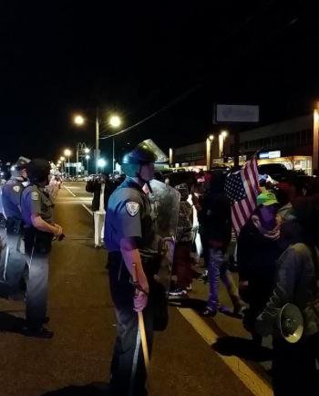 Ξύπνησαν μνήμες στο Φέργκιουσον: 2 άνθρωποι δέχθηκαν πυρά [εικόνες & βίντεο] | iefimerida.gr 1