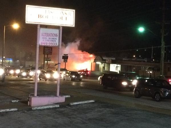 Στις φλόγες οι ΗΠΑ -Χάος μετά την αθώωση του αστυνομικού που σκότωσε τον άοπλο 18χρονο [βίντεο & εικόνες] | iefimerida.gr 1