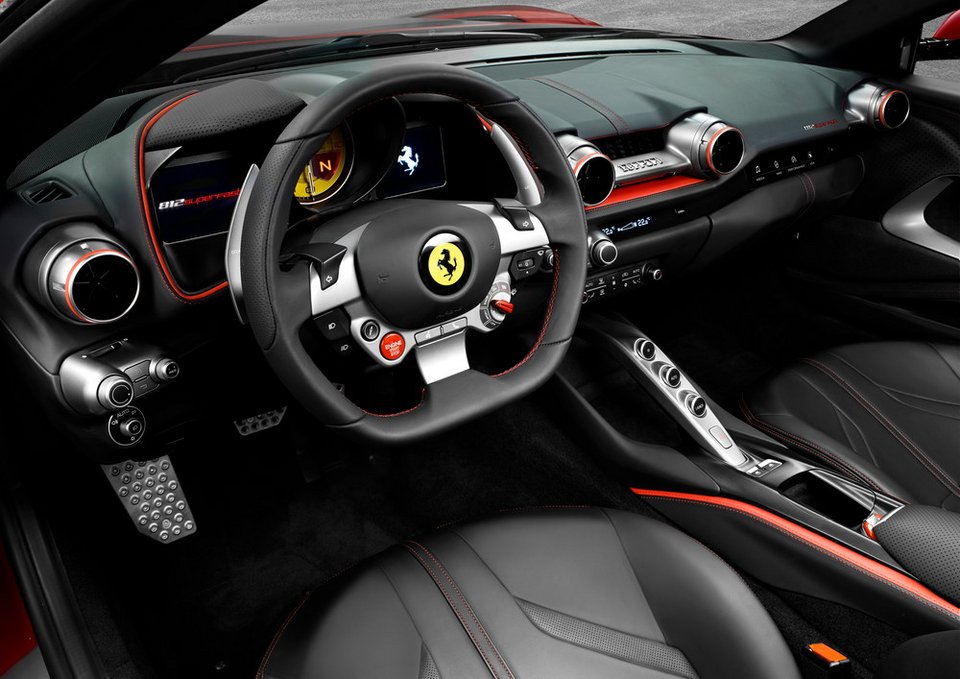 H νέα top Ferrari ονομάζεται 812 Superfast | iefimerida.gr 1