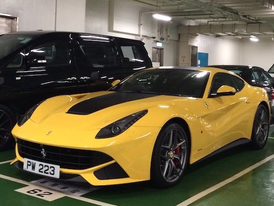 Το γκαράζ της χλιδής -Τα πανάκριβα αυτοκίνητα των στελεχών της Goldman Sachs στο Χονγκ Κονγκ [εικόνες] | iefimerida.gr 6