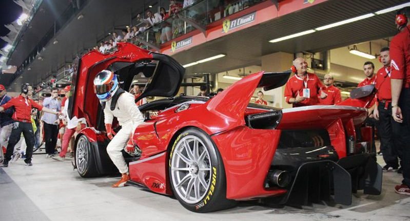 Βίντεο με τη Ferrari FXX K στην πίστα Yas Marina του Abu Dhabi | iefimerida.gr 0