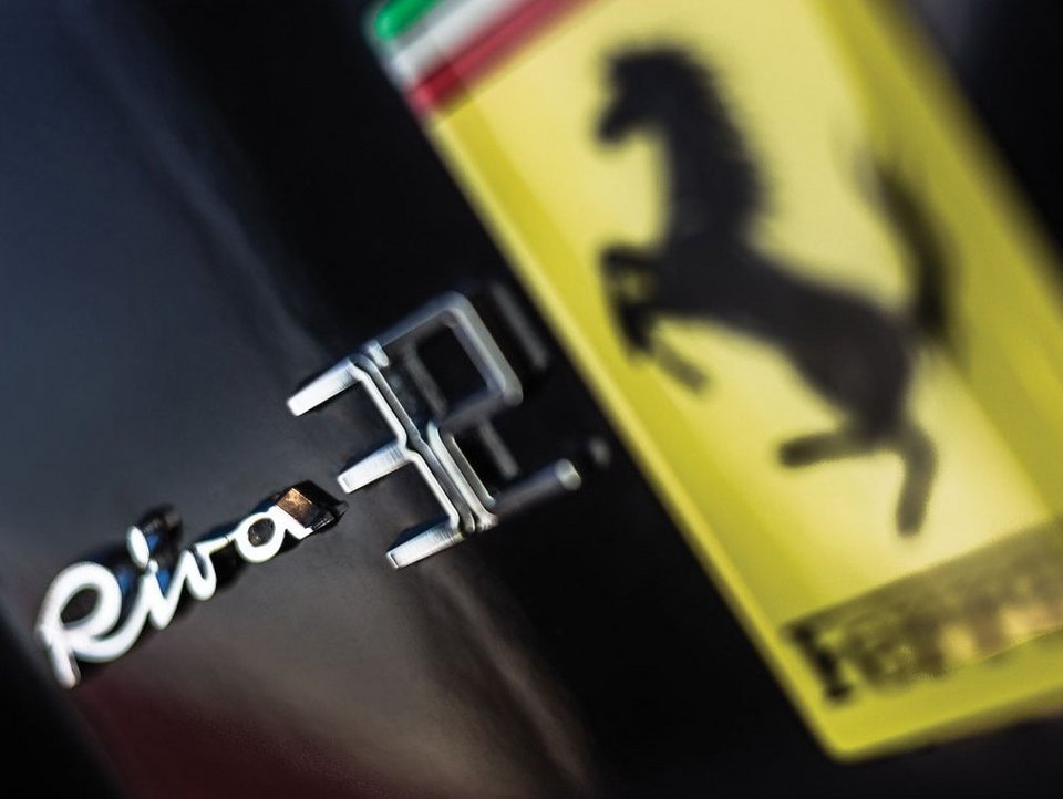 Μια σπάνια, κατακόκκινη Ferrari που προτιμά τη... θάλασσα - Σε δημοπρασία το Σάββατο [εικόνες] | iefimerida.gr 6