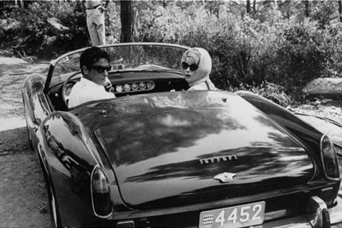 Τιμή-ρεκόρ για την Φεράρι που οδηγούσε ο Αλαίν Ντελόν [εικόνες] | iefimerida.gr 0