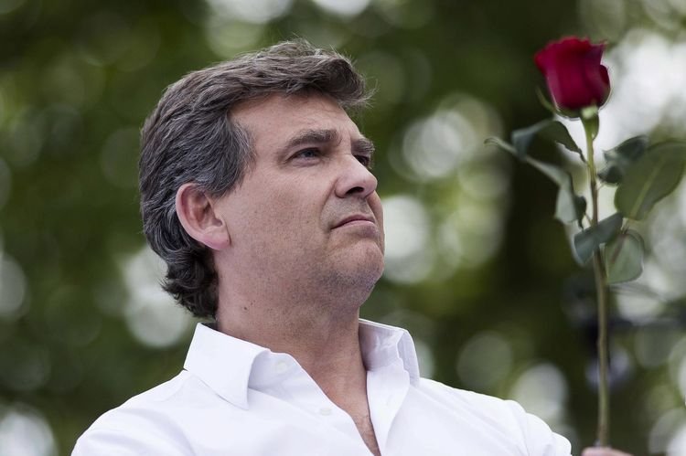 O Γιάνης Βαρουφάκης ήταν ο σταρ σε εκδήλωση αντιπάλων του Φρανσουά Ολάντ [εικόνες] | iefimerida.gr 10