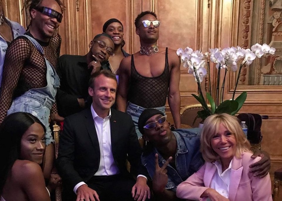 Απίστευτο: Το ζεύγος Μακρόν σε τρελή εμφάνιση, έκαναν πάρτι στο προεδρικό μέγαρο [εικόνες & βίντεο] | iefimerida.gr 5