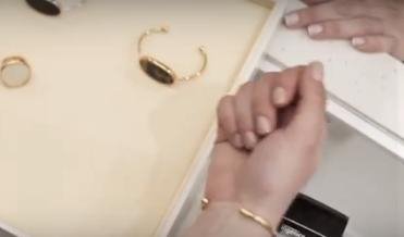 Πρωτοποριακό: Η Εθνική Τράπεζα και τα Folli-Follie φτιάχνουν βραχιόλια για ανέπαφες πληρωμές -Θα λειτουργούν σαν κάρτα! [εικόνες] | iefimerida.gr 0