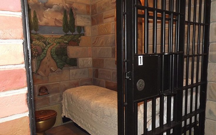 Νοικιάστε ένα κελί: Οταν μια πρώην φυλακή μετατρέπεται σε μοτέλ [εικόνες]  | iefimerida.gr 0