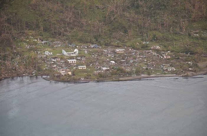 Κυκλώνας ισοπέδωσε τα Φίτζι -Εικόνες καταστροφής από διαλυμένα χωριά [εικόνες] | iefimerida.gr 2