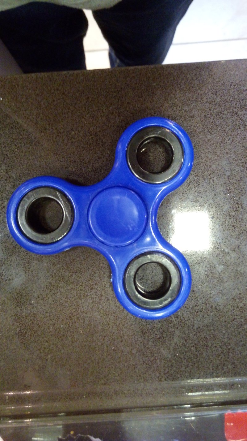 Spinners: Τι είναι αυτή η νέα μανία που τρελαίνει και τα Ελληνόπουλα -Χαμός στα σχολεία [εικόνες & βίντεο] | iefimerida.gr 1