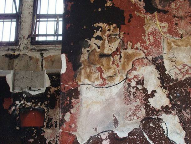 Κρατούμενοι μετατρέπουν τοίχους στον Κορυδαλλό σε έργο τέχνης με τη βοήθεια του εικαστικού Μανώλη Χάρου [εικόνες] | iefimerida.gr 1