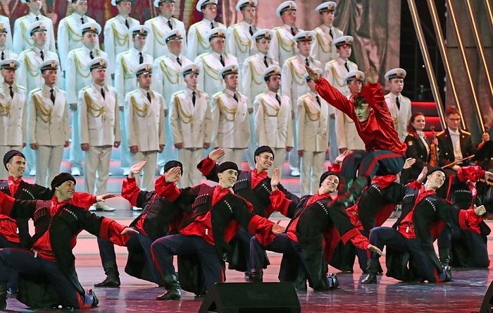 Στην Αθήνα η θρυλική χορωδία του Κόκκινου Στρατού -Πέρυσι αποδεκατίστηκε στη Μαύρη Θάλασσα [εικόνες & βίντεο]  | iefimerida.gr 0