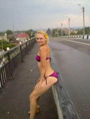 Η υπουργός Εξωτερικών που δεν μπορεί να μείνει ντυμένη -Προωθεί με το μαγιό την ανεξαρτησία του Λουγκάνσκ [εικόνες] | iefimerida.gr 2