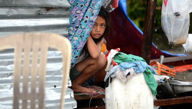 Εικόνες βιβλικής καταστροφής στις Φιλιππίνες -Πάνω από 10.000 νεκροί -Ψάχνουν στα συντρίμμια για μία ελπίδα [εικόνες+βίντεο] | iefimerida.gr 8