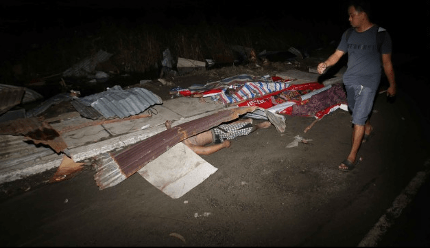 Εικόνες βιβλικής καταστροφής στις Φιλιππίνες -Πάνω από 10.000 νεκροί -Ψάχνουν στα συντρίμμια για μία ελπίδα [εικόνες+βίντεο] | iefimerida.gr 10