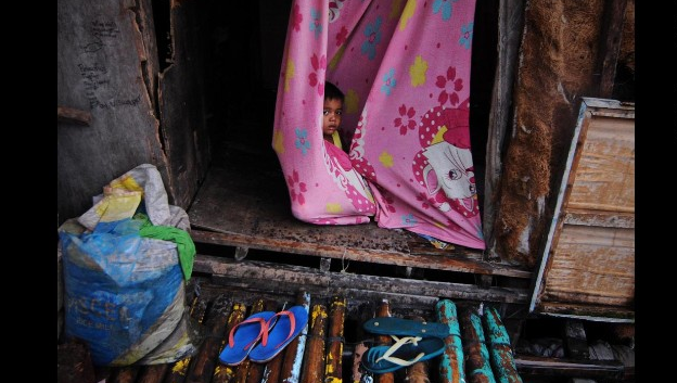 Εικόνες βιβλικής καταστροφής στις Φιλιππίνες -Πάνω από 10.000 νεκροί -Ψάχνουν στα συντρίμμια για μία ελπίδα [εικόνες+βίντεο] | iefimerida.gr 15