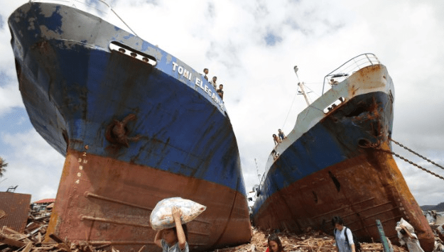 Εικόνες βιβλικής καταστροφής στις Φιλιππίνες -Πάνω από 10.000 νεκροί -Ψάχνουν στα συντρίμμια για μία ελπίδα [εικόνες+βίντεο] | iefimerida.gr 4