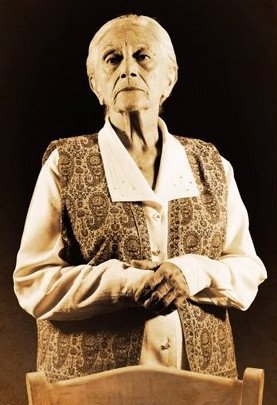 H Δέσποινα Μπεμπεδέλη υποδύεται τη Μικρασιάτισσα Φιλιώ Χαϊδεμένου [εικόνες & βίντεο]  | iefimerida.gr 1