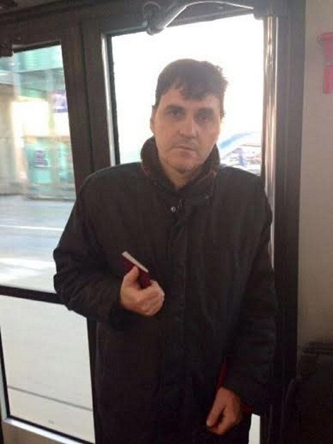 Καταβεβλημένος ο Φιλιππίδης με το διαβατήριο στα χέρια, λίγο πριν φύγει από τη Τουρκία [εικόνα] | iefimerida.gr 0