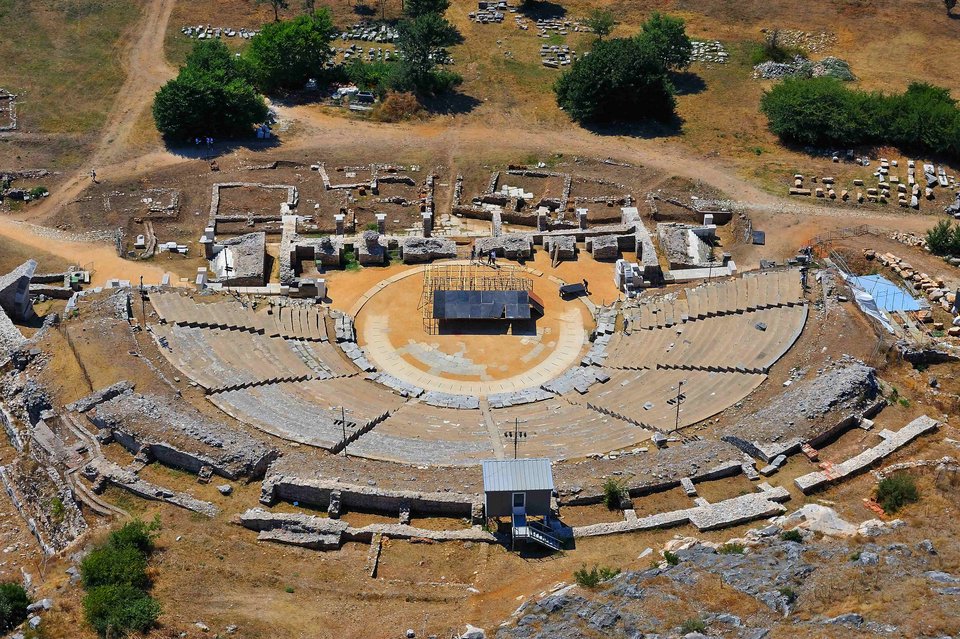 Πώς οι Αμερικανοί περιηγούνται, χωρίς μετακίνηση, στον αρχαιολογικό χώρο των Φιλίππων [εικόνες]  | iefimerida.gr 0