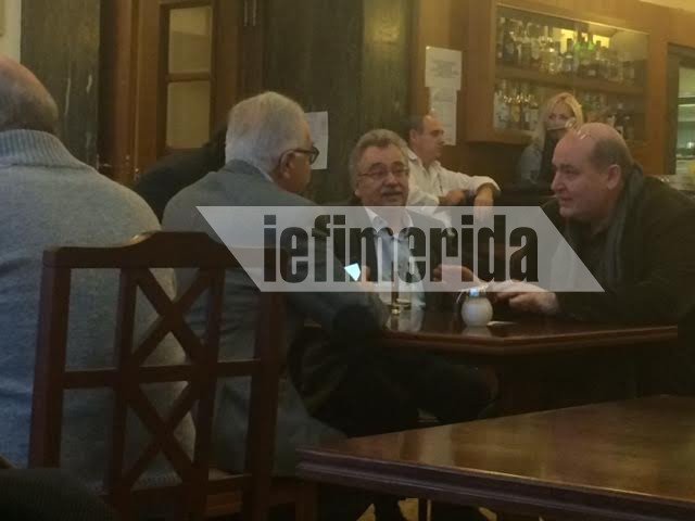 Φίλης-Γαβρόγλου πίνουν καφέ μαζί, στο καφενείο της Βουλής [εικόνα] | iefimerida.gr 0