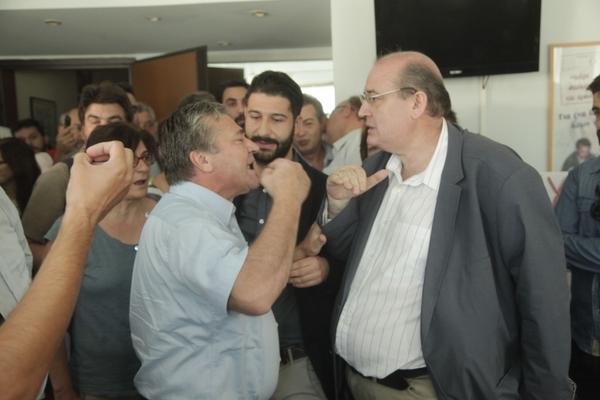 Ενταση στη συνάντηση Φίλη-ΟΛΜΕ -«Ντου» από 30 αναπληρωτές εκπαιδευτικούς [εικόνες] | iefimerida.gr 5