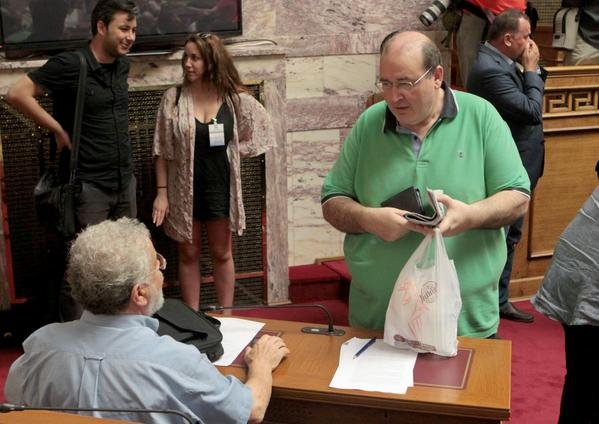 Καρέ-καρέ η συνεδρίαση της ΚΟ του ΣΥΡΙΖΑ -Τα χειροκροτήματα, η βλοσυρή Ζωή, ο Βαρουφάκης αλλού [εικόνες] | iefimerida.gr 6