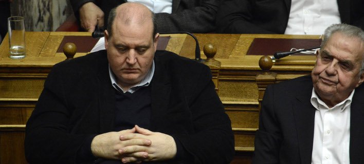 Απίστευτο: Ολοι φώναζαν και ο Νίκος Φίλης κοιμόταν! [εικόνα] | iefimerida.gr 0