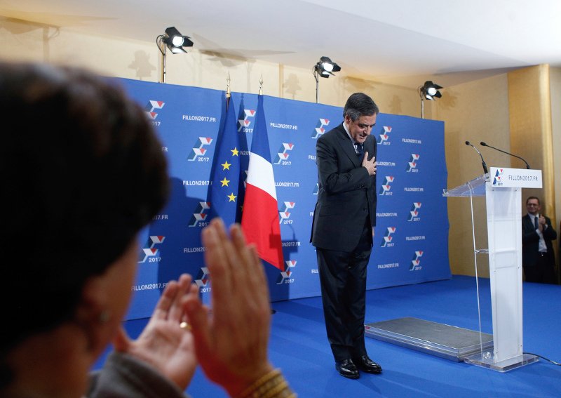Θρίαμβος του Φιγιόν στις προκριματικές της γαλλικής δεξιάς -Πήρε το χρίσμα | iefimerida.gr 1