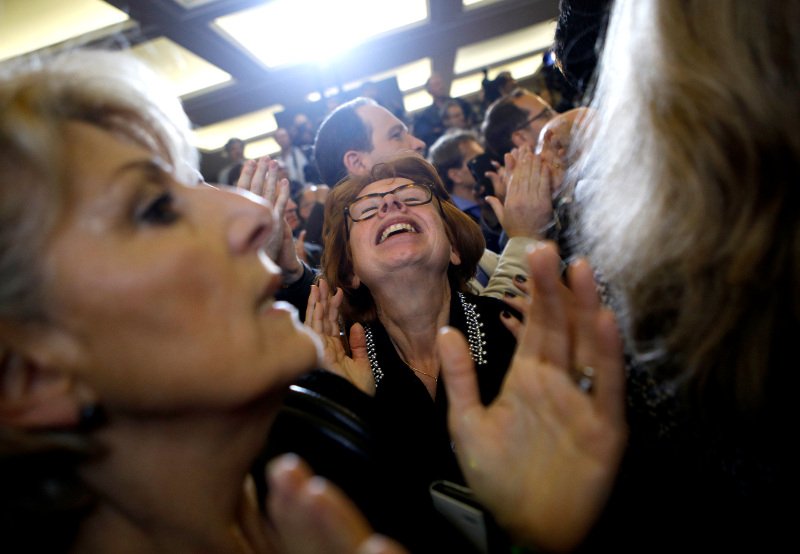 Θρίαμβος του Φιγιόν στις προκριματικές της γαλλικής δεξιάς -Πήρε το χρίσμα | iefimerida.gr 4