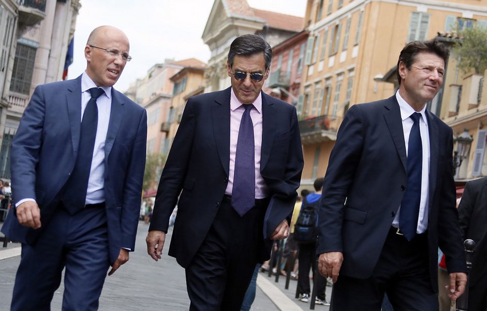 Νέο σκάνδαλο: Πρόσφεραν στον Φρανσουά Φιγιόν 50.000 ευρώ ρούχα [εικόνες] | iefimerida.gr 2