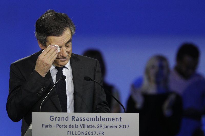 To #Penelopegate λυγίζει τον Φιγιόν -Στήθος με στήθος με τον Μακρόν σε νέα δημοσκόπηση | iefimerida.gr 0