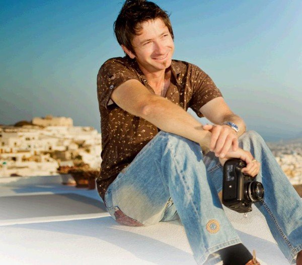 Βασίλης Πασιούδης: Ο Eλληνας ομογενής που γυρίζει ταινίες στην Ελλάδα για να προβάλει την ομορφιά της [βίντεο]  | iefimerida.gr 0