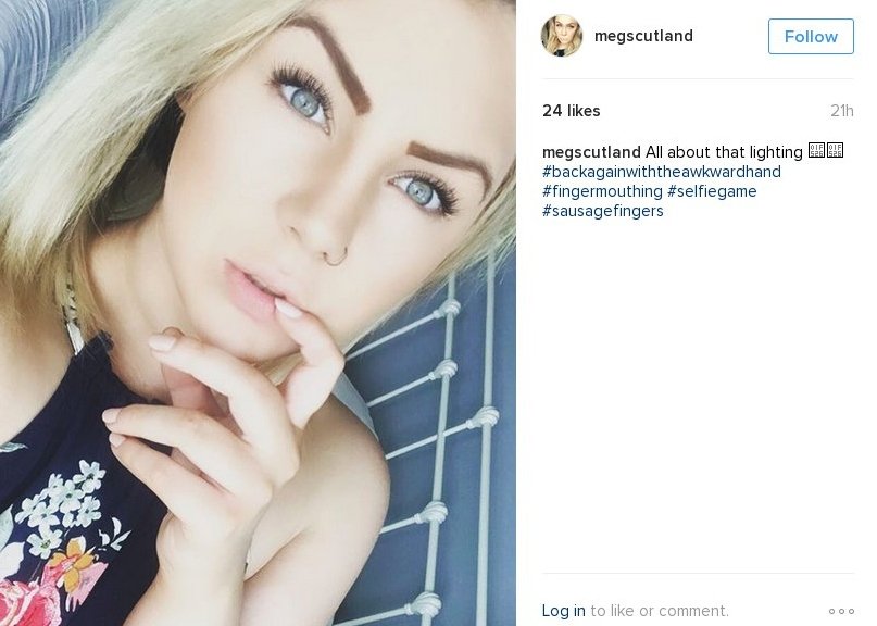 Fingermouthing: Η νέα τάση στις σέλφι θέλει το δάχτυλο δίπλα στο στόμα [εικόνες] | iefimerida.gr 1