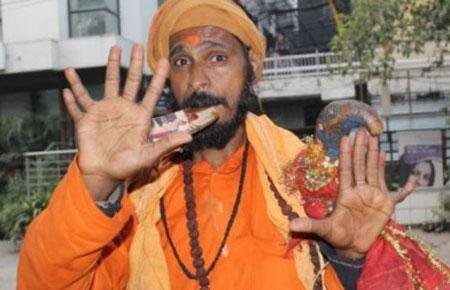 Ινδός με 12 δάχτυλα δε βρίσκει δουλειά ως ...δακτυλογράφος-Γιατί τον απορρίπτουν στη χώρα του [εικόνες] | iefimerida.gr 0