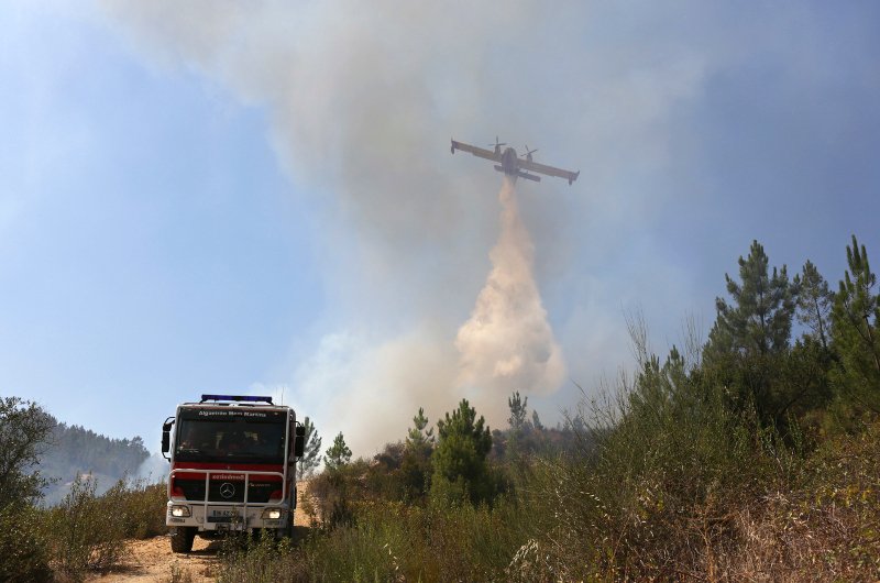 Η Πορτογαλία εκπέμπει SOS στην ΕΕ για να αντιμετωπίσει την πύρινη λαίλαπα [εικόνες & βίντεο]  | iefimerida.gr 1