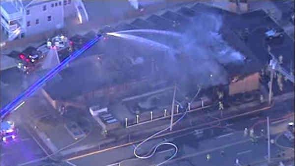 Τραγωδία σε θέρετρο των ΗΠΑ -Τουλάχιστον τρεις νεκροί και δεκάδες τραυματίες από πυρκαγιά σε μοτέλ [εικόνες] | iefimerida.gr 1